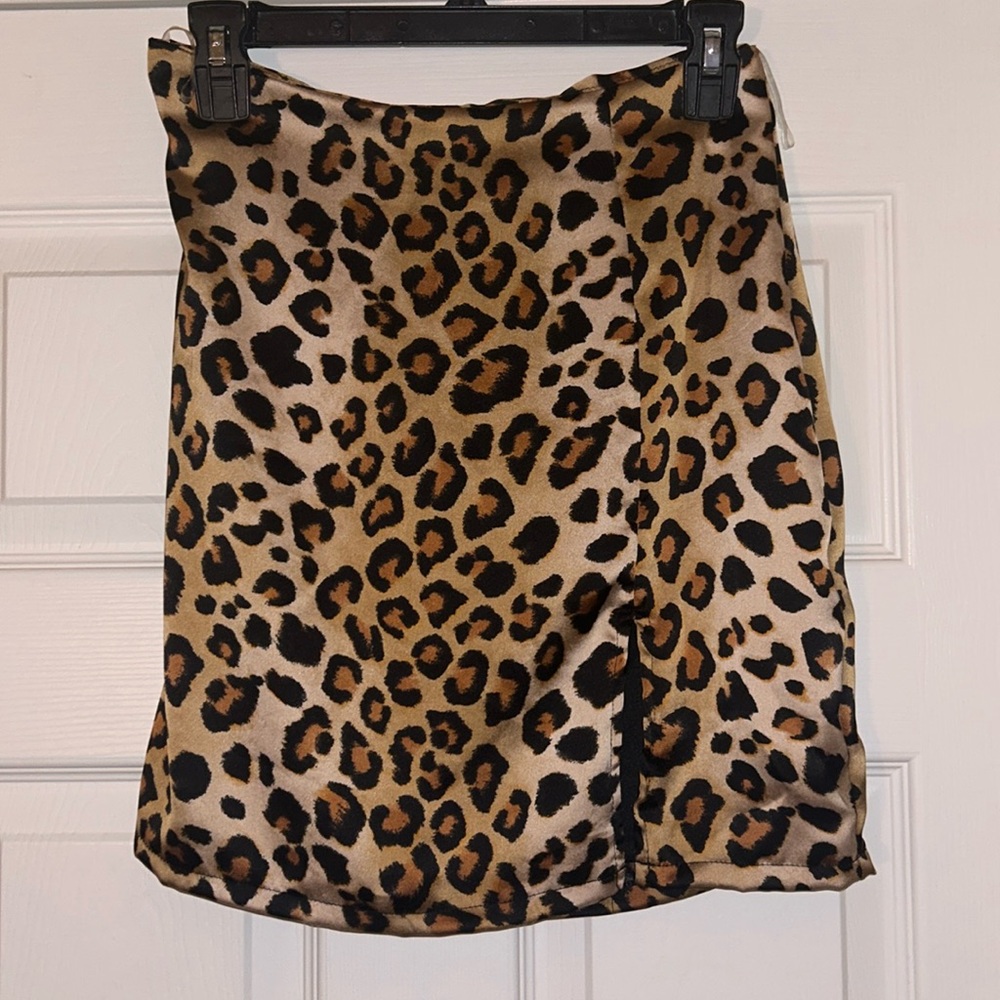 Cheetah print skirt NWT